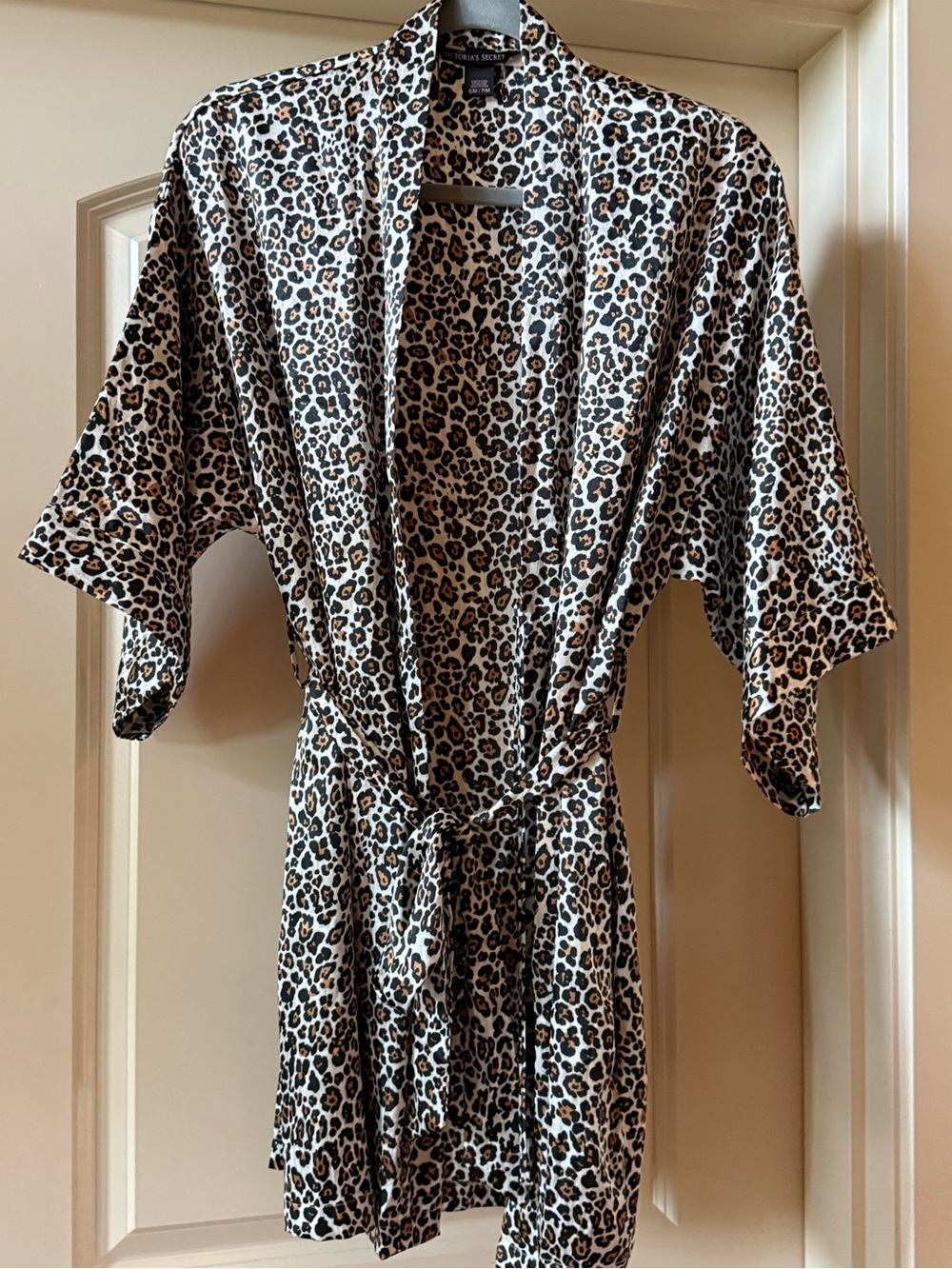 Victoria’s Secret Sz S Leopard Print Satin Kimono Robe - Cream and Brown